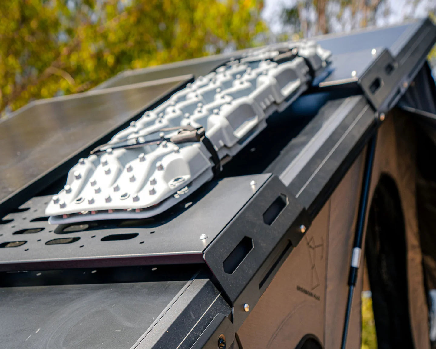 Iron Man - Orion 1400 Rooftop Tent