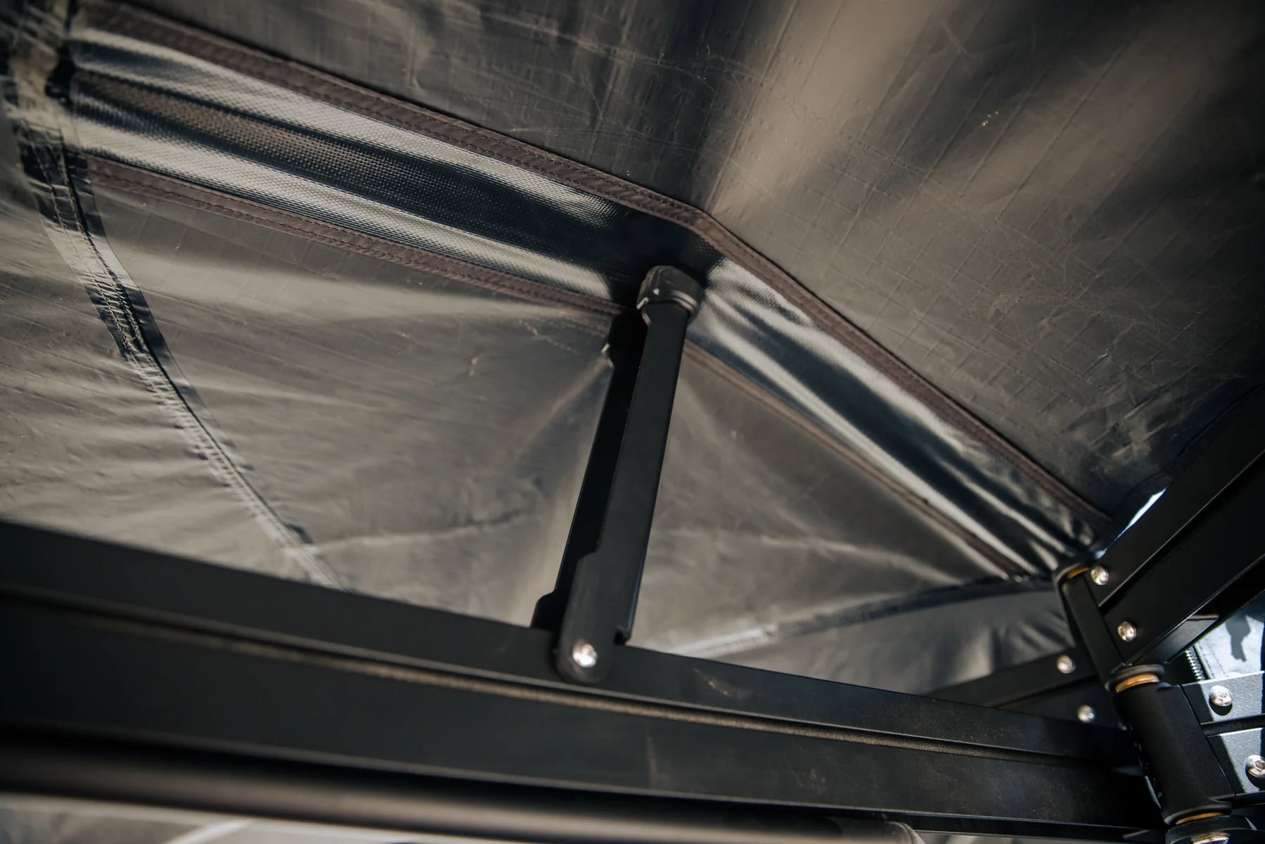 ROAM - ARC 270 Awning