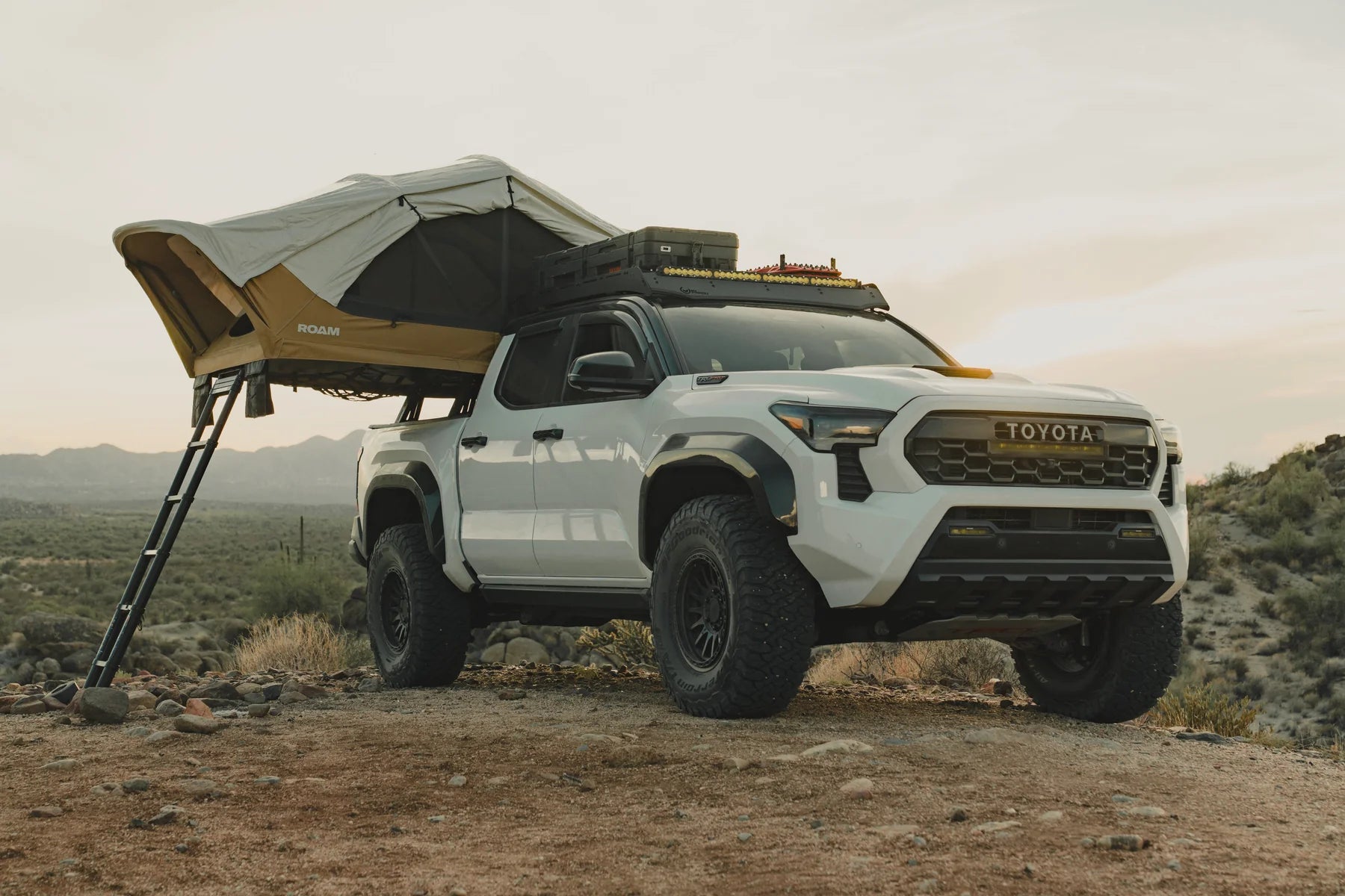 ROAM - Vagabond 2.0 Rooftop Tent