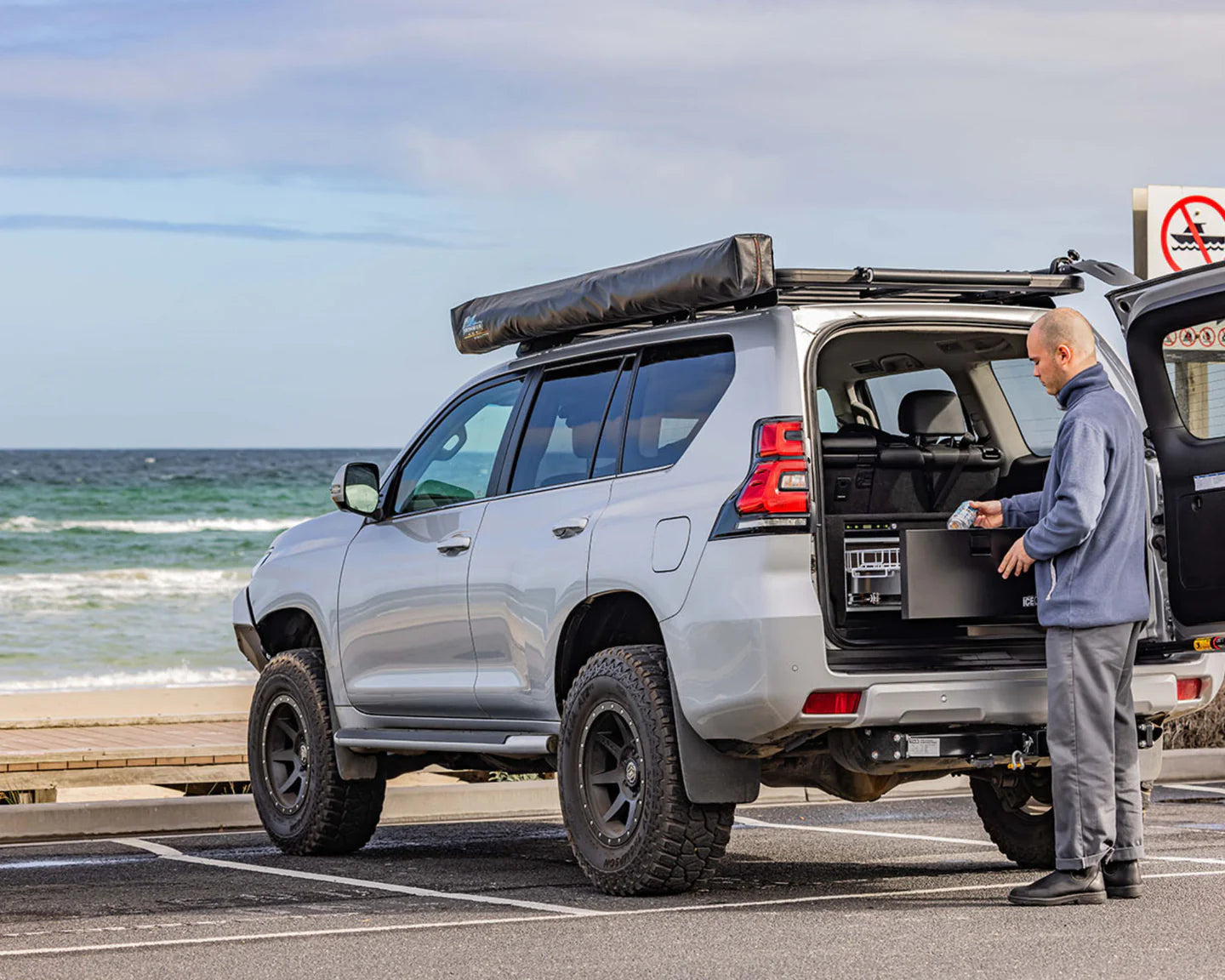 Iron Man - Ice Cube Drawer Fridge/Freezer - 40L