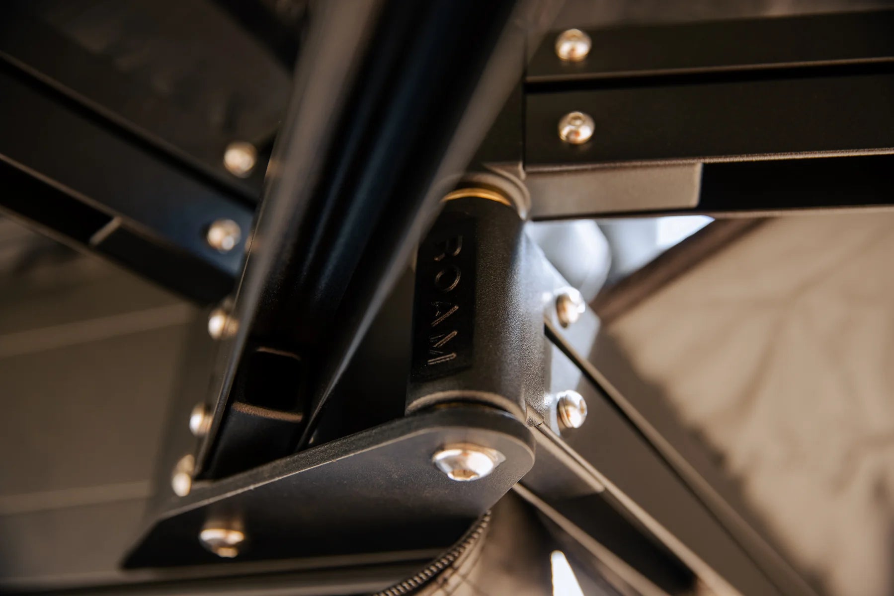 ROAM - ARC 270 Awning